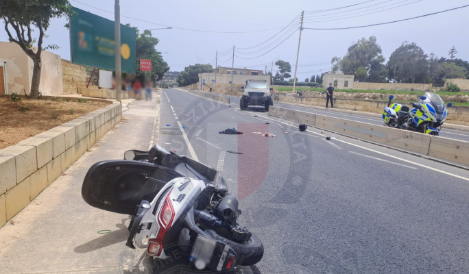  Motorcycle driver in serious condition after colliding with a car 