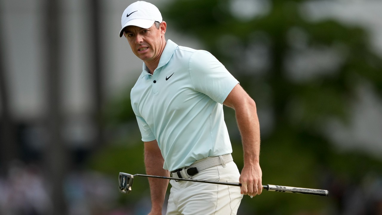 Rory McIlroy leaves in a huff after costly misses at U.S. Open