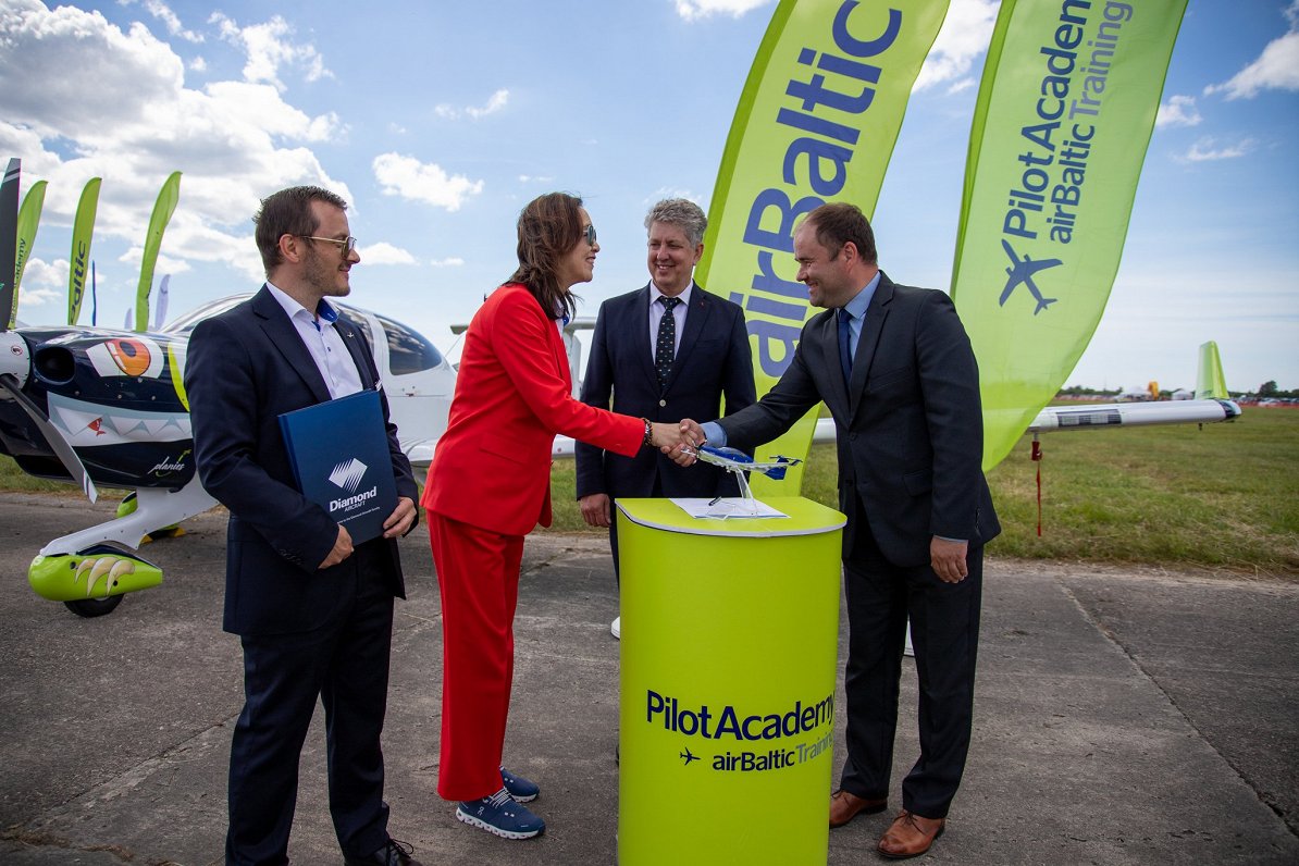 airBaltic Pilot Academy to buy electric aircraft