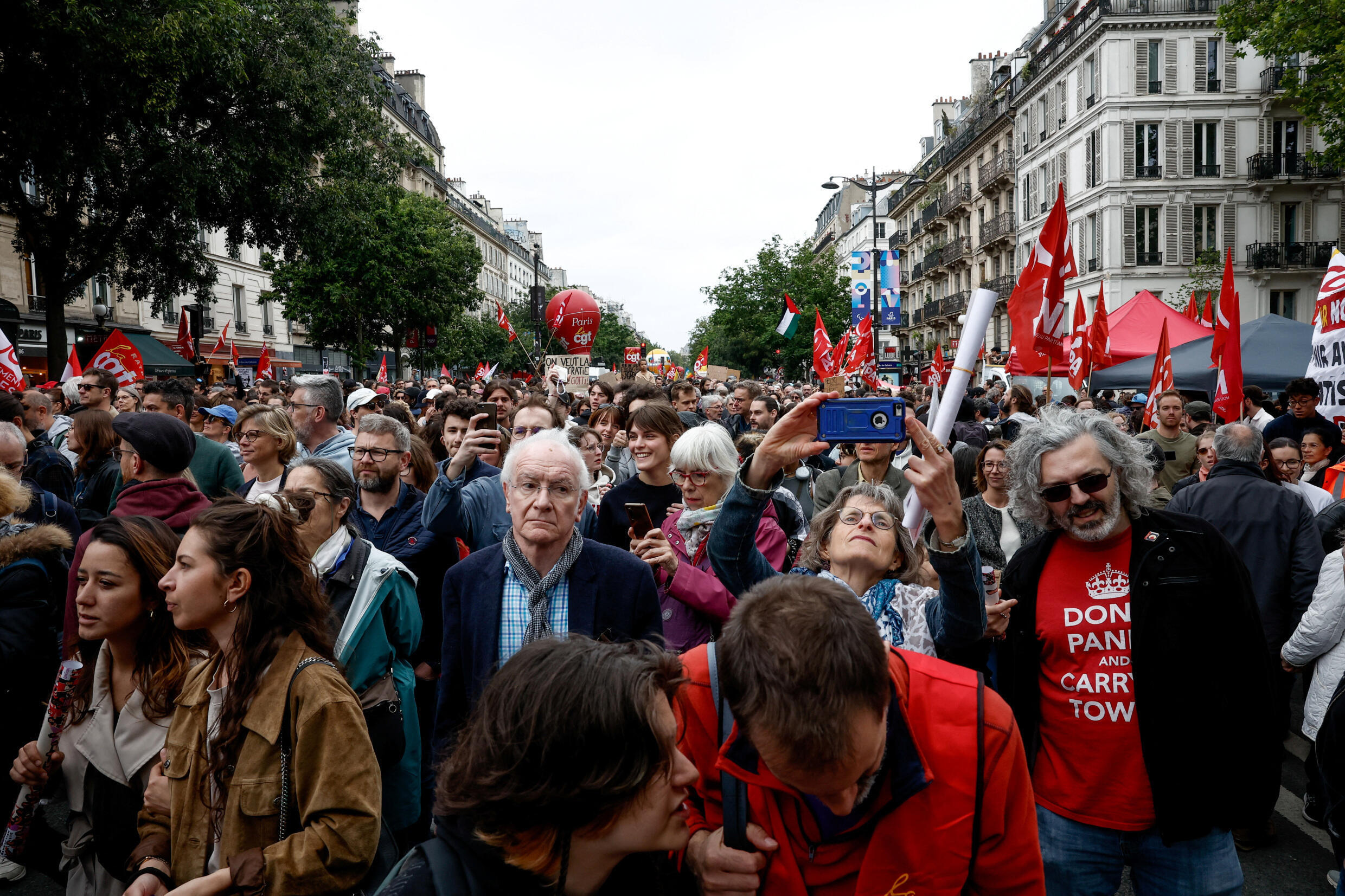 Protesters across France mobilise against the far right ahead of the country's snap elections