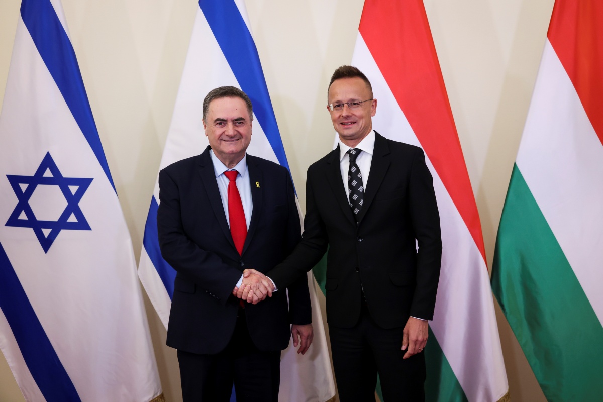 Israeli FM Visits His Hungarian Counterpart in Budapest