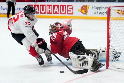 Switzerland stuns Canada in shootout to reach world hockey final against Czech Republic, which downed Sweden