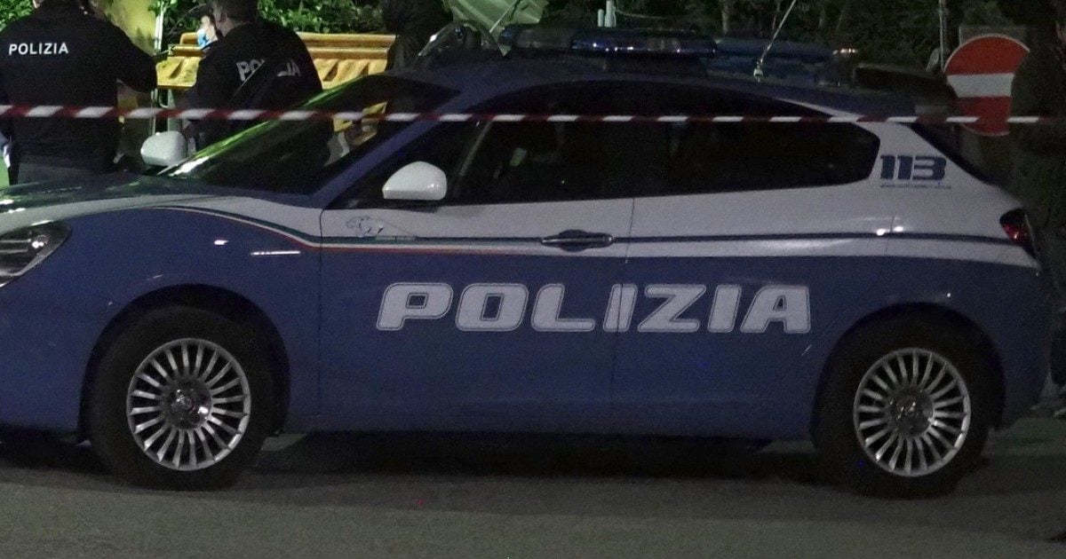 Uccide la moglie a coltellate nella loro casa di Cagliari, poi chiama le figlie: arrestato 77enne