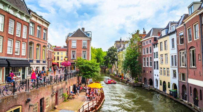 Utrecht on top, Amsterdam falls to 4th on list of Dutch adults' favorite Dutch cities
