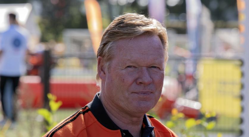 Oranje manager Ronald Koeman makes three changes in line up to face Romania