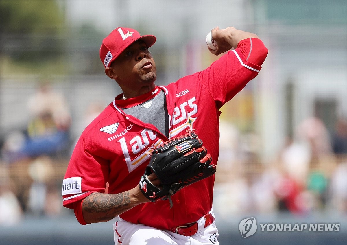 KBO's Landers reinstate injured pitcher, cut ties with temporary replacement