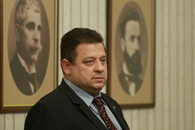 Velichie Floor Leader Markov Suspends Participation in Party Meetings