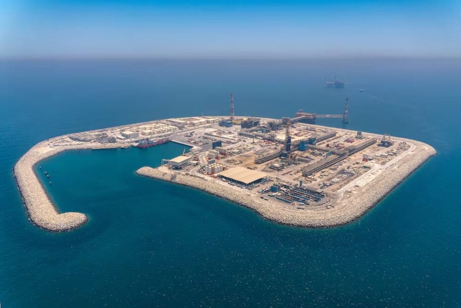 ADNOC Drilling secures $733m contract for three island rigs