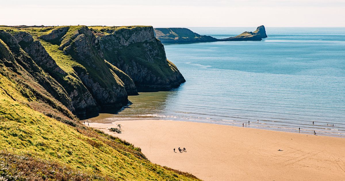 'Unforgettable' UK beach with three miles of golden sands and wild ponies is hidden paradise