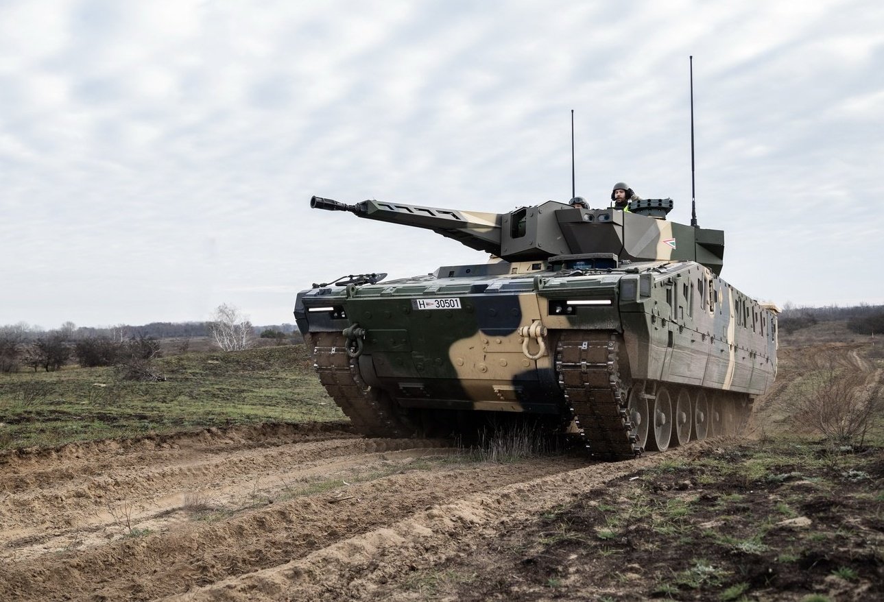 First Infantry Fighting Vehicle Produced in Zalaegerszeg Receives its License Plates