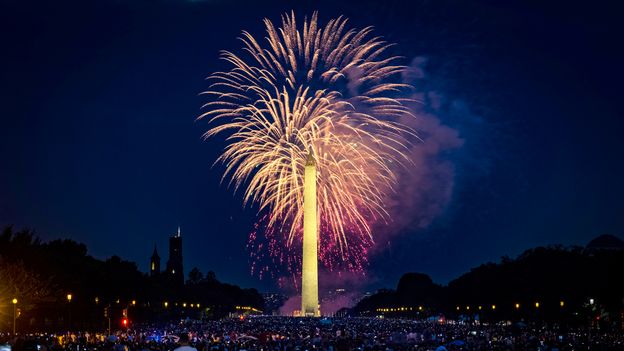 Huge firework displays will mark 4 July in the US, but the nation's air quality will suffer