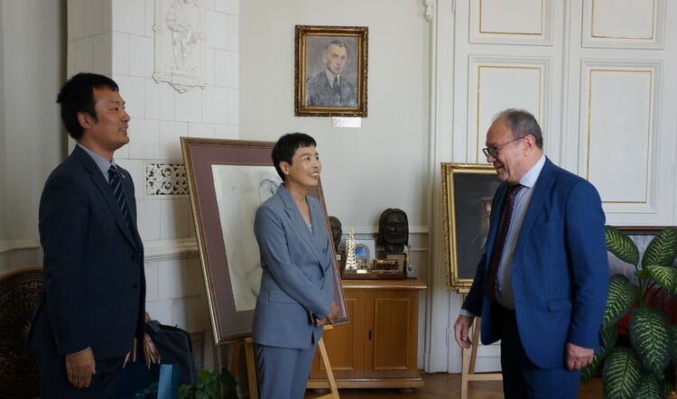 Bulgarian Academy of Sciences President Meets with Chinese Ambassador