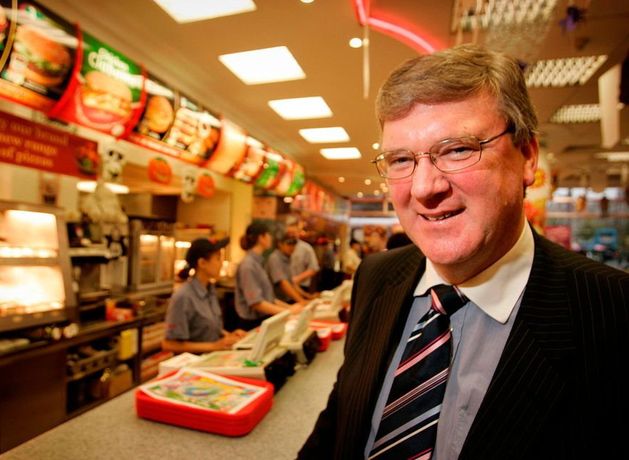 Housing Minister met Pat McDonagh at Supermac's HQ over planning laws