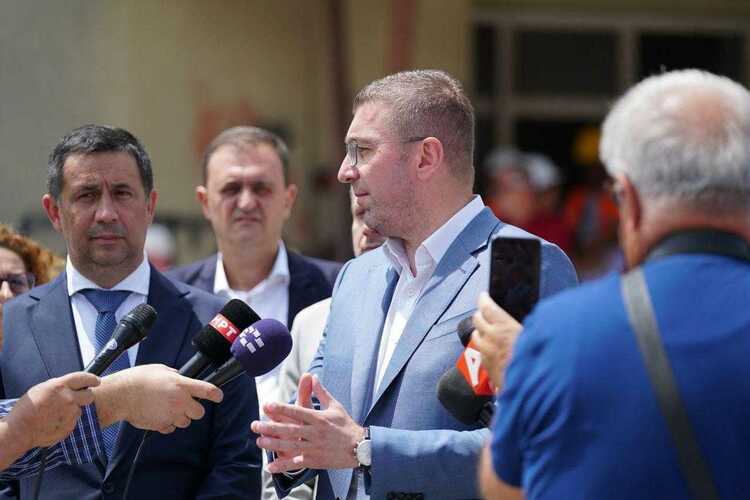 Mickoski Comments Albanian Census: Bulgaria Used Vacuum Left by Previous Skopje Government