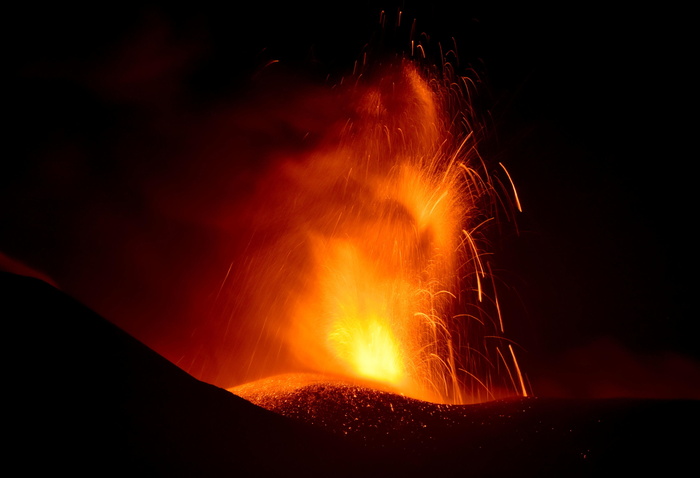 Catania airport reopens after Etna eruptions