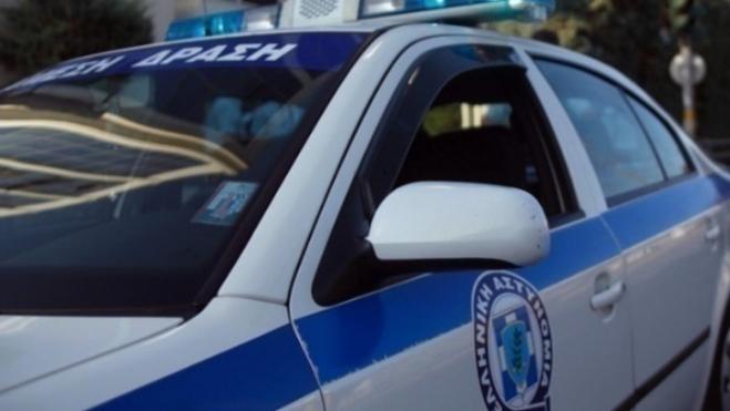 Gang blackmailing store owners in Athens includes nine civil servants