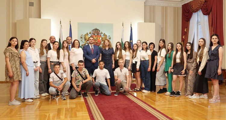 Vice President Iotova Receives Students and Teachers from Ukraine's Bolhrad Region