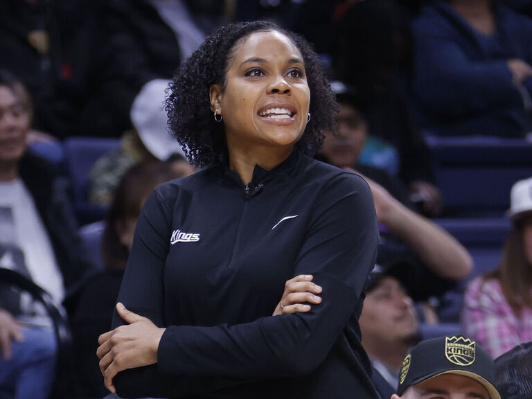 Report: Lindsey Harding will be Lakers' 1st female assistant coach