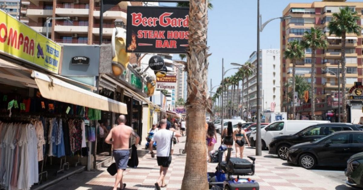 UK tourists in Spain warned 'it's on its way' and urged to 'stay indoors'
