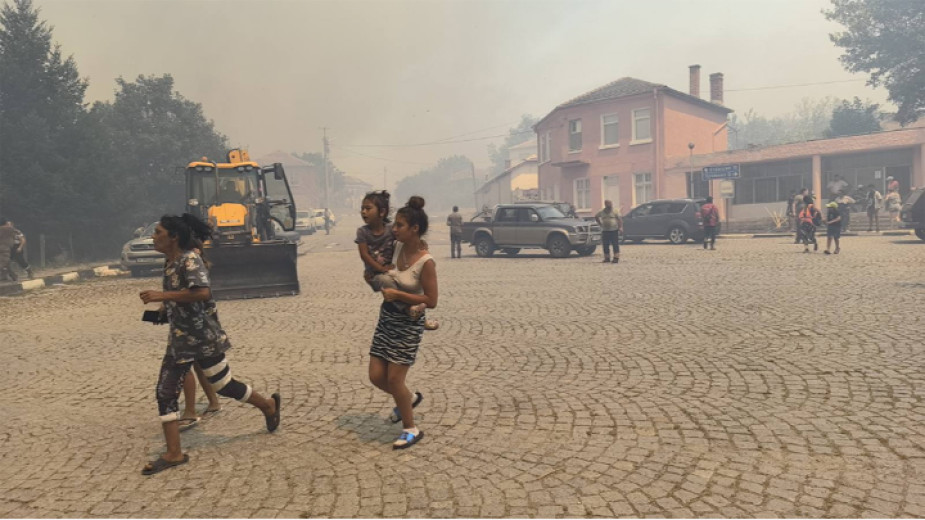 Fire reaches Voden village, residents evacuated
