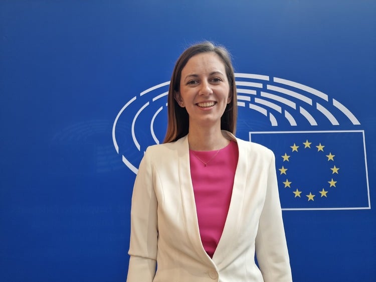 Vazrazhdane Will Raise Issue of Referendum for Keeping Bulgarian Lev at EU level - MEP Rada Laykova 