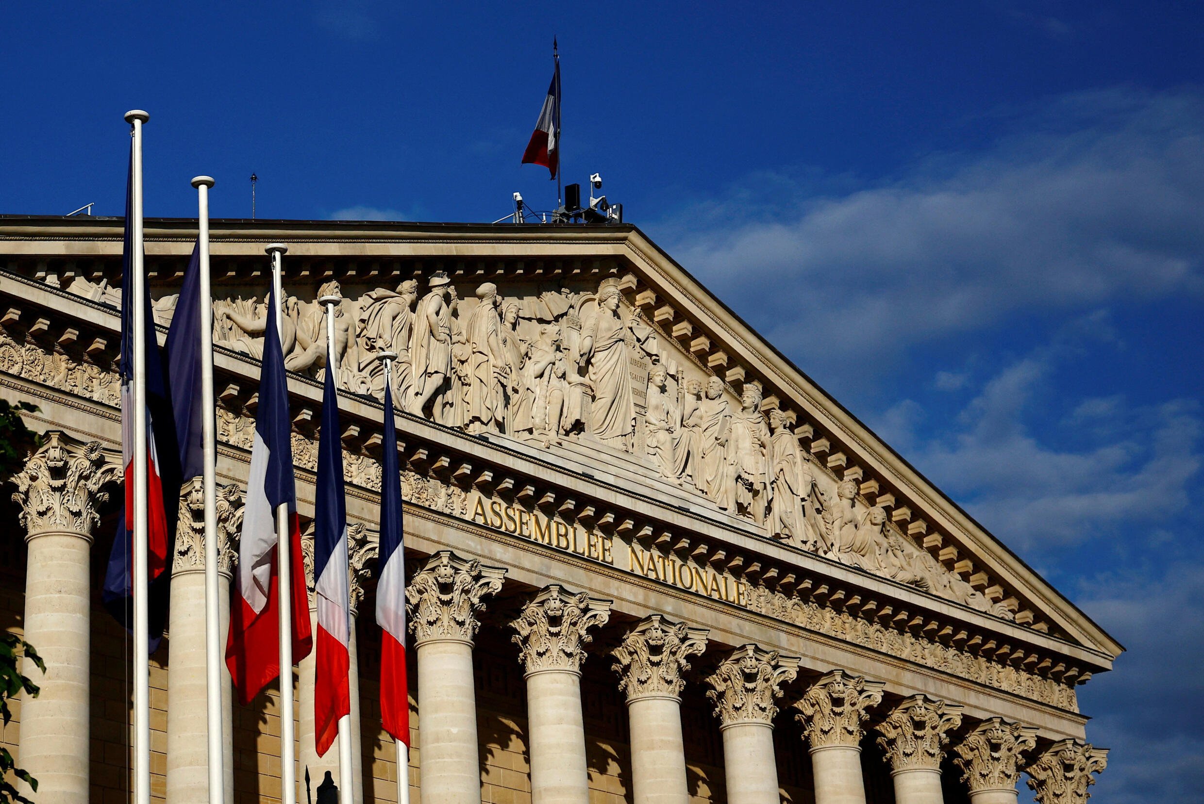 France's new parliament faces key decisions in first session