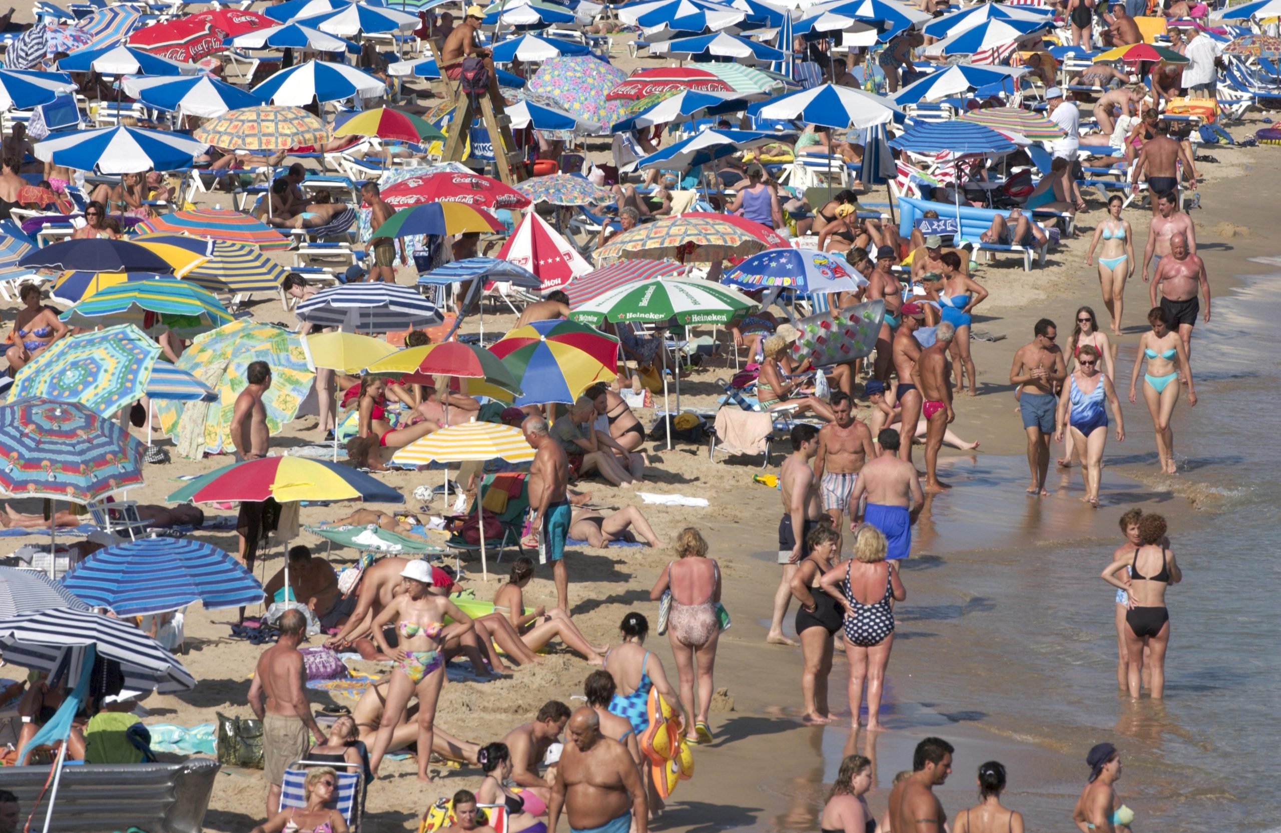 Brits visiting Benidorm are advised to avoid alcohol and sunbathing during crippling 41C heatwave this weekend