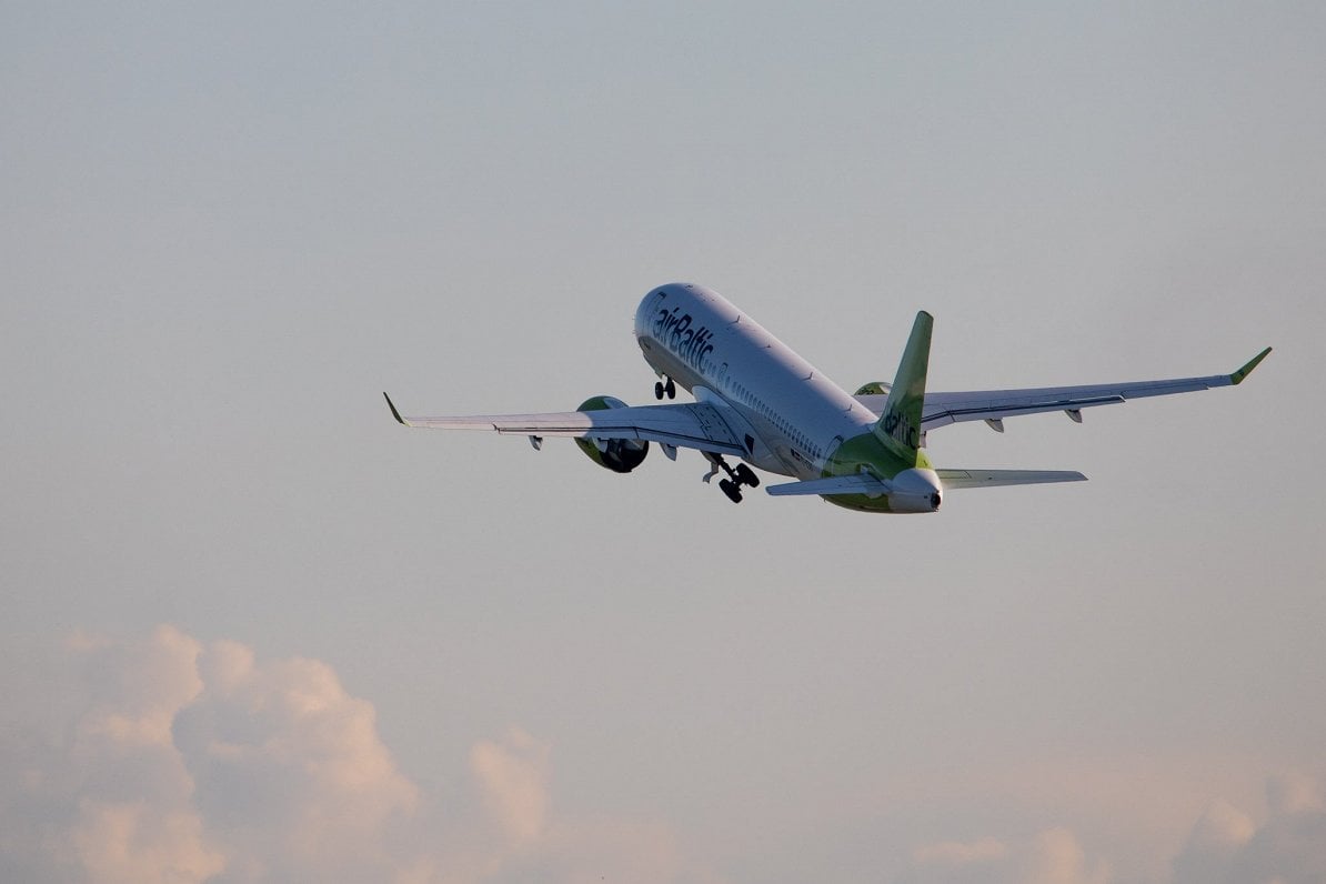 Latvian airBaltic plane briefly enters Belarusian airspace