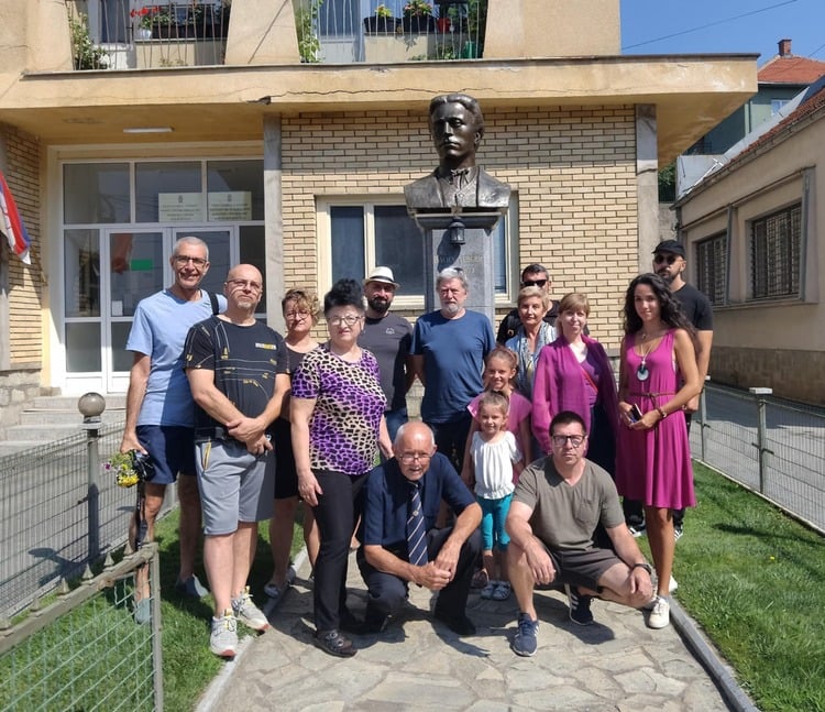 Participants in Plein Air Painting Workshop Join Commemoration of Freedom Fighter Vasil Levski in Bosilegrad
