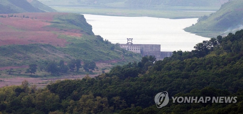 (2nd LD) N. Korea appears to have 'significantly increased' water discharge from border dam: ministry