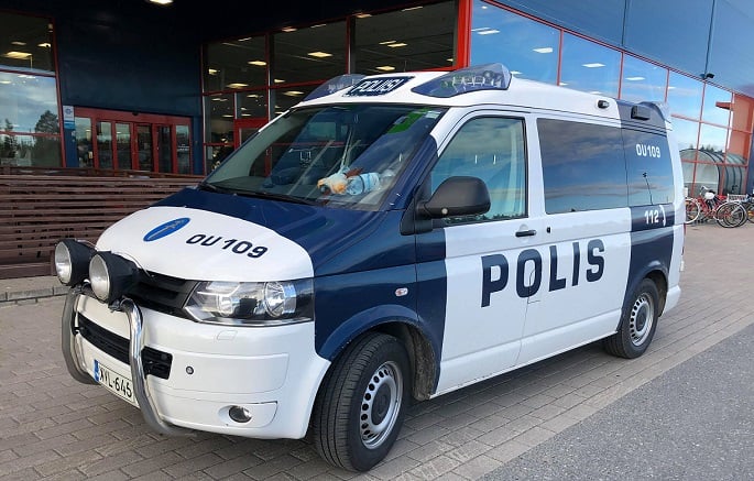1 stabbed at Tampere shopping centre, suspect held