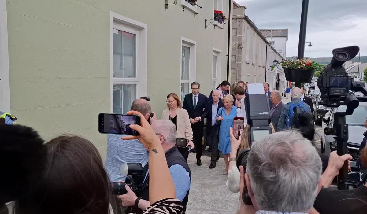 Watch: Taoiseach Simon Harris arrives in Glenties to a warm welcome