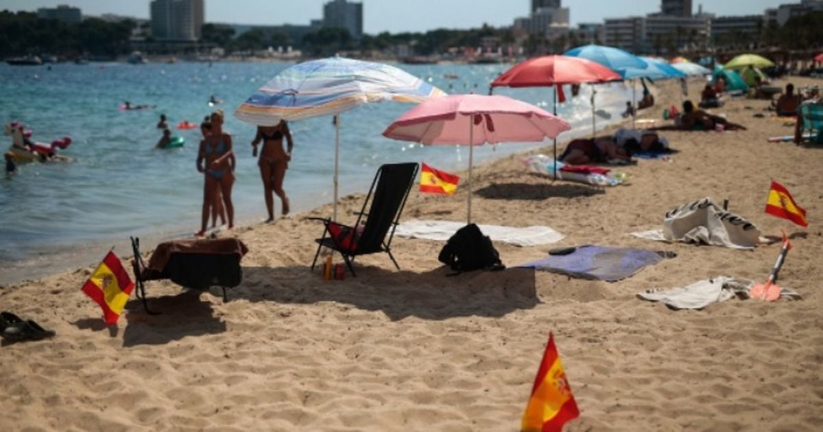 Tourists in Spain urged to 'stay safe' as 'extreme risk' warning issued