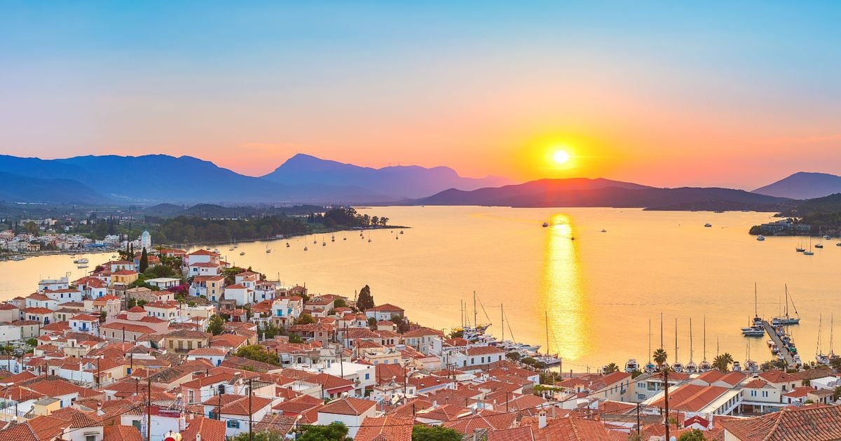 Brit tourists issued urgent Greece travel warning over 'major catastrophe' risk