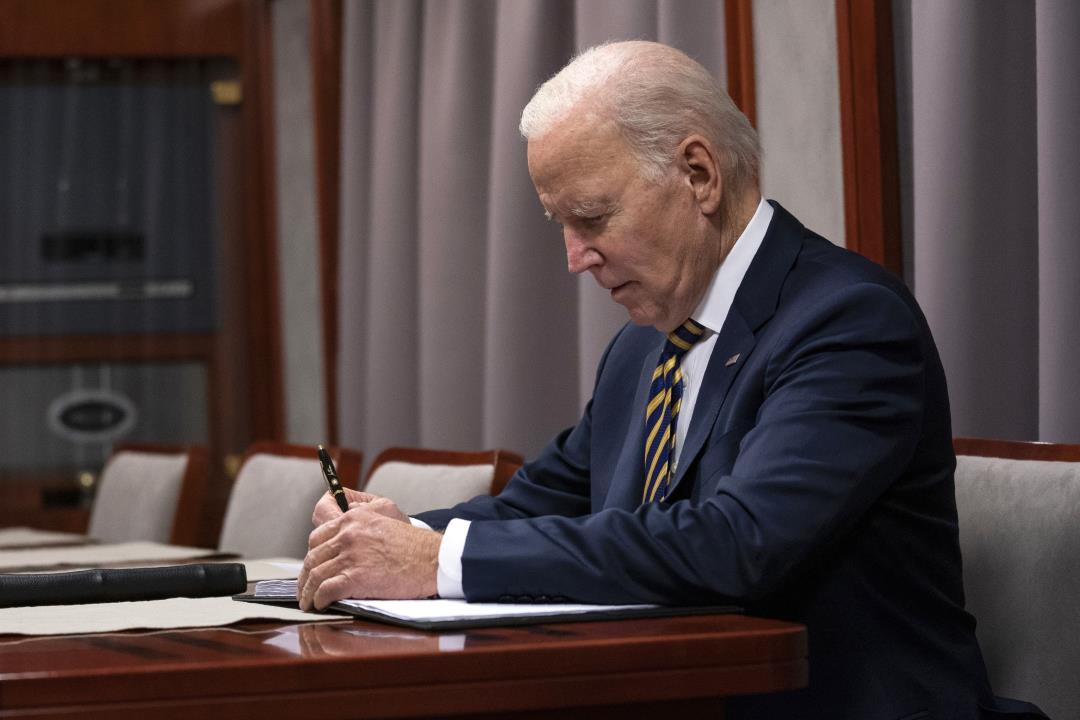 Senior Staff Learned of Biden Decision 1 Minute Before Public