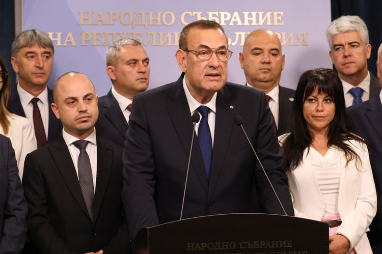 MRF Co-Chair Chakarov Says Party Is Willing to Join Third Mandate Talks 