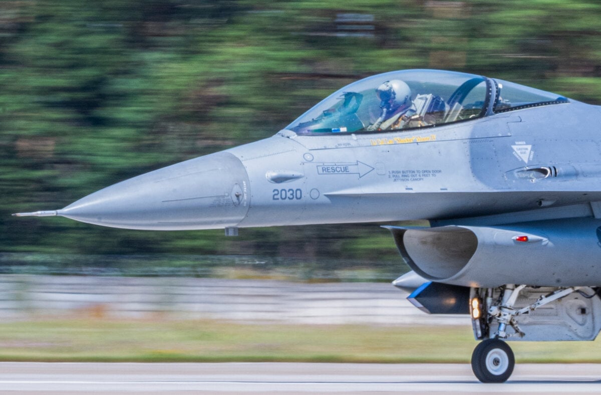 News digest: Slovakia expects its first F-16 jets to arrive
