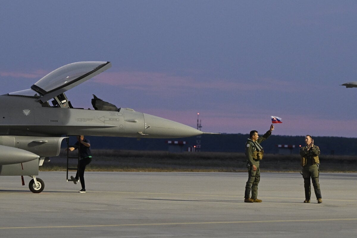 News digest: Slovakia's first F-16 jets touch down