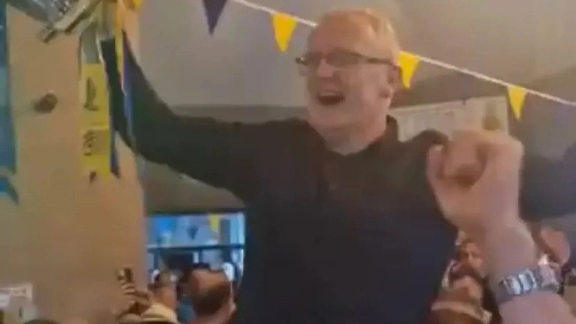 Watch moment Brian Lohan is celebrated by hometown GAA club after guiding Clare to All-Ireland as fans say same thing