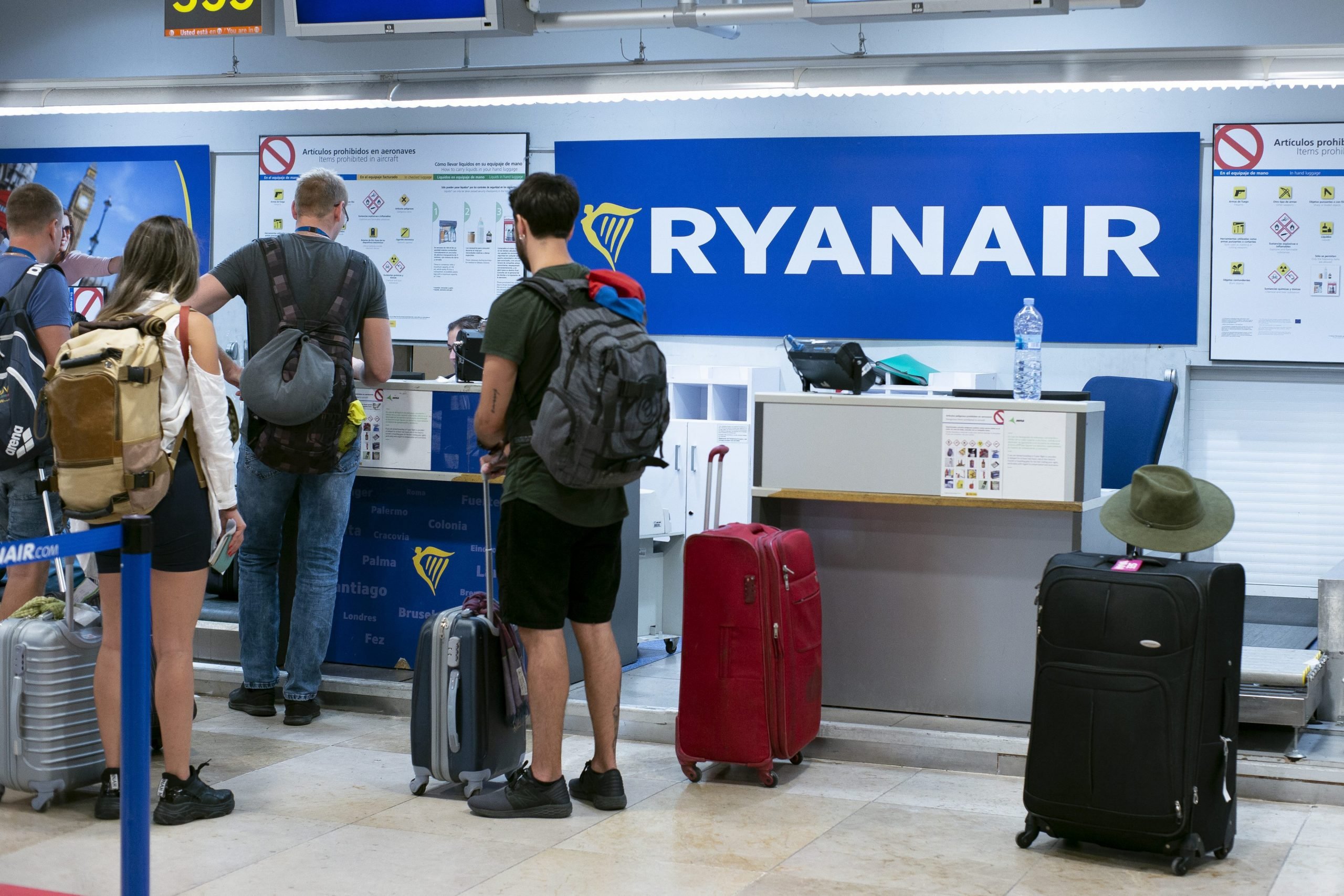 British tourist in his 60s collapses and dies in Spain while waiting to board Ryanair flight home