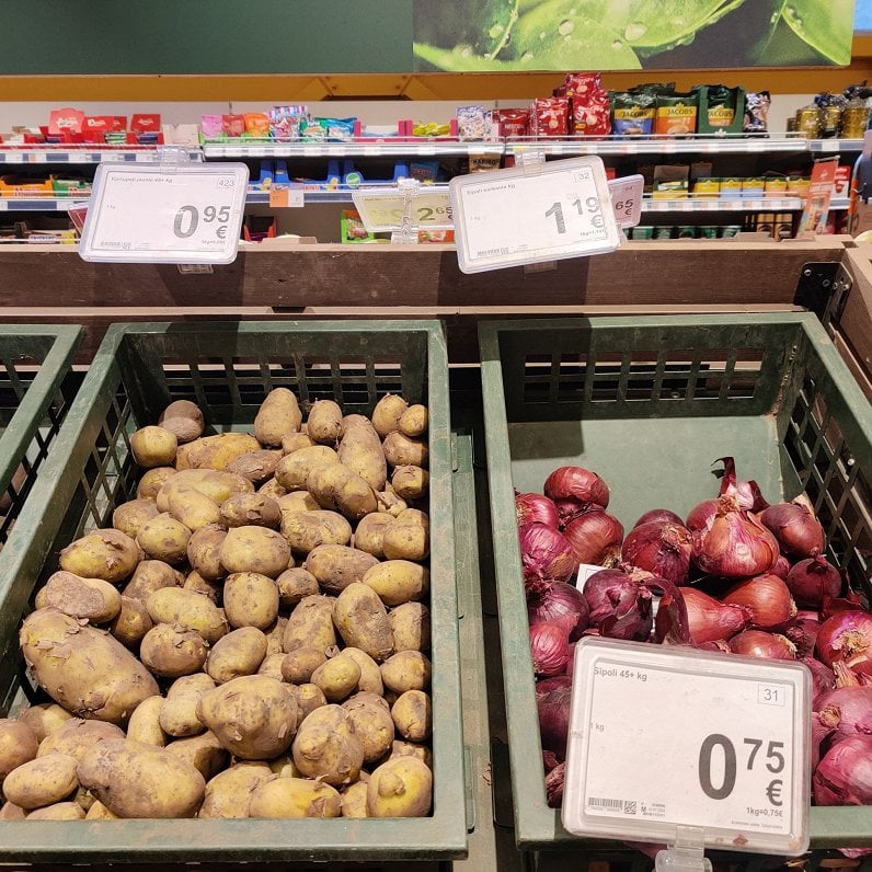Local vs imported produce battle in Latvian shops continues