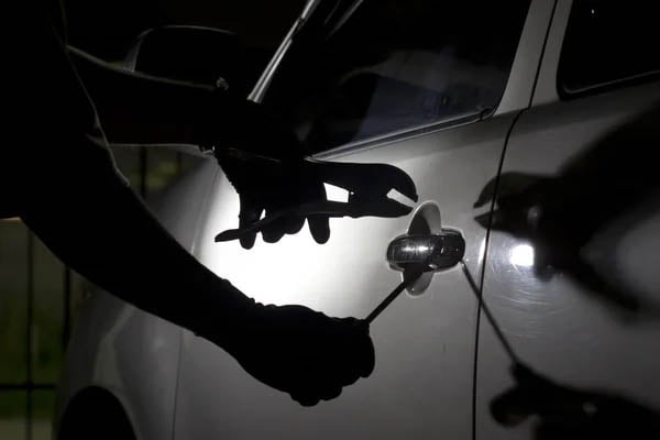 Four teens arrested for car theft