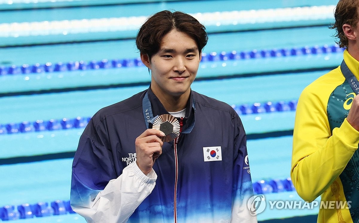 (LEAD) (Olympics) Impressive career progression culminates in 1st Olympic medal for swimmer Kim Woo-min