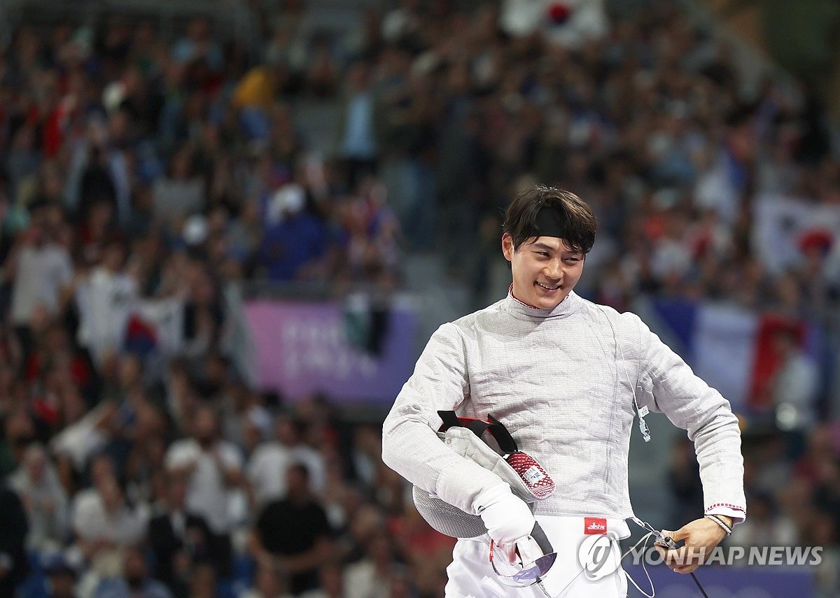 (Olympics) Oh Sang-uk wins gold in men's individual sabre fencing