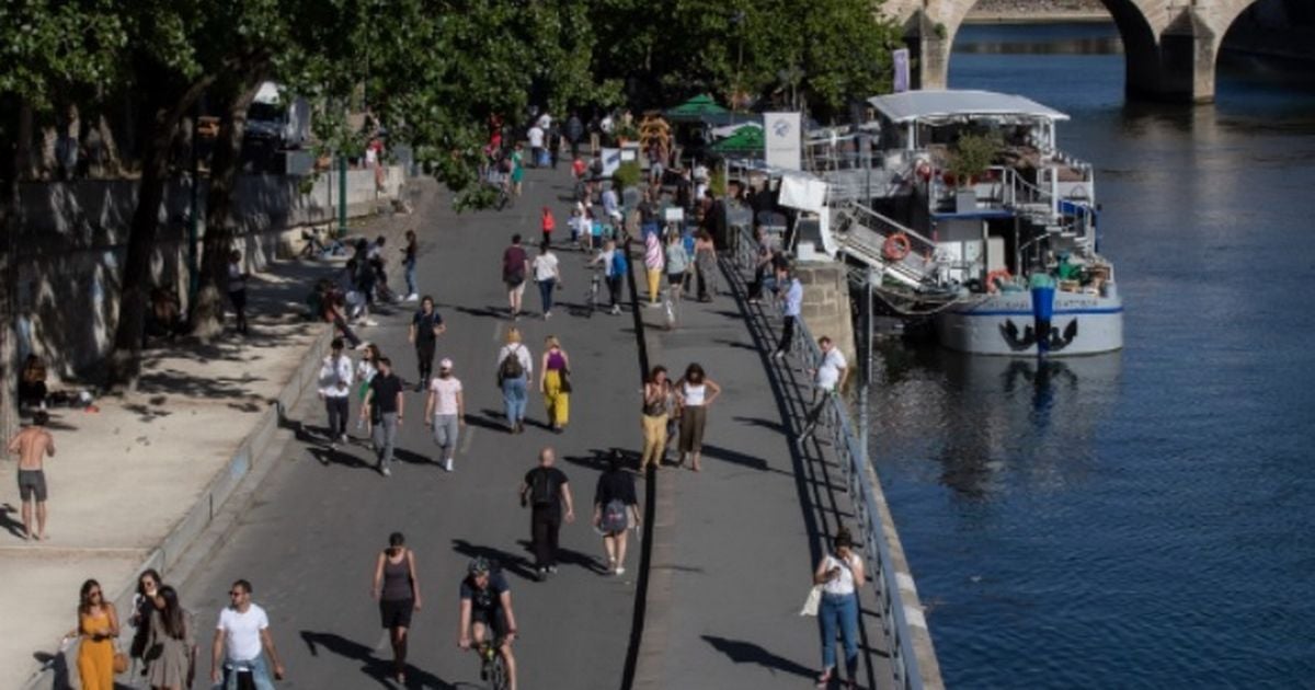 UK tourists who eat at restaurants in France or Italy 'warned'