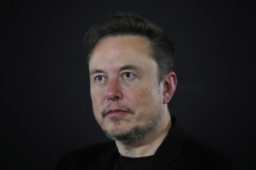 Musk: 'Now It Is War' Against Advertisers