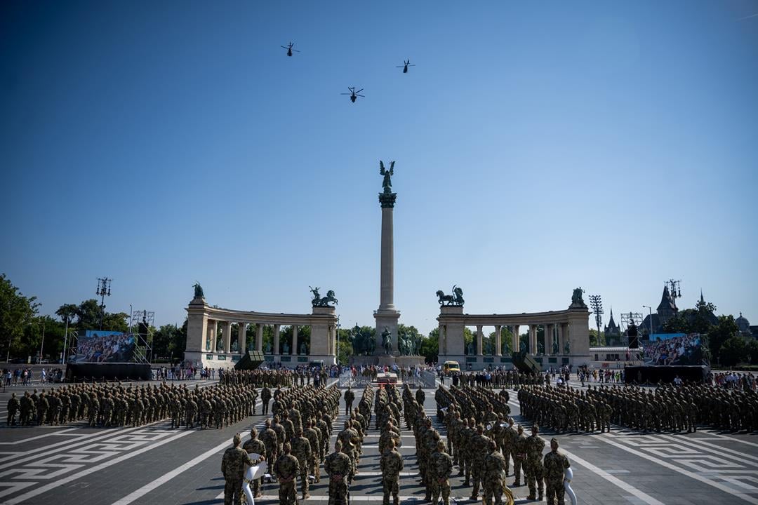 The Hungarian Armed Forces sending help for EUFOR