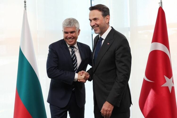 Energy Minister Malinov Confers with Turkish counterpart Bayraktar in Istanbul