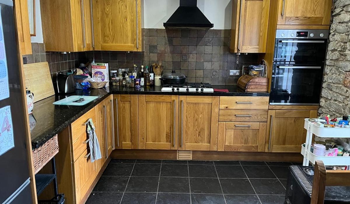 Grab a major bargain - Animals in Need are auctioning a solid oak kitchen