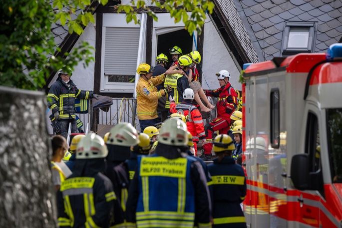 2 killed, several injured after hotel collapse in Germany